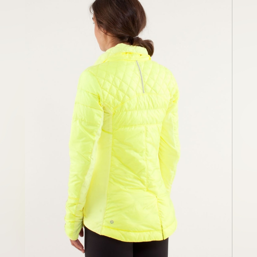 Lululemon What The Fluff Pullover Jacket Clarity Yellow Size 4 Quilted - Picture 14 of 14
